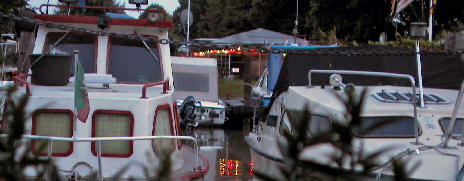 Abendstimmung am Kanal beim Bistro KranenCamp